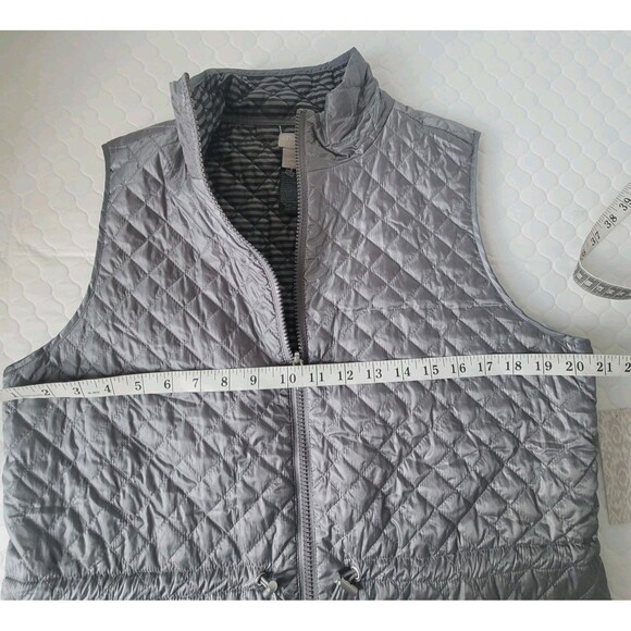 NWT Chicos Zenergy Reversible Striped Quilted Puffer Vest Womens Size 1 M Gray - Picture 9 of 16